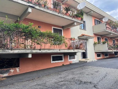 Foto Appartamento a Giarre Carruba San Leonardello di 130 m² con 5 locali