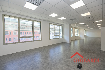 Foto Ufficio in Via Enrico Albareto 21, Genova Sestri Ponente di 170 m²