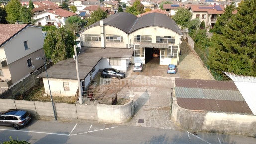 Foto Capannone industriale a Palazzolo sull'Oglio di 700 m² in vendita