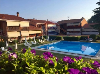 Foto Villa a schiera in via pellini, Marchirolo di 170 m² con 5 locali