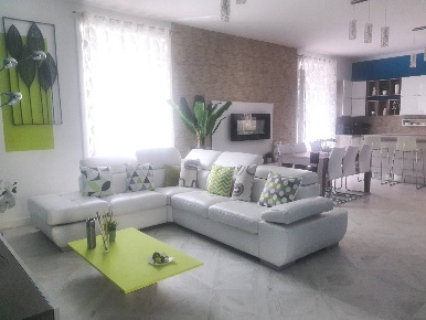 Foto Appartamento in via Generale Luca Montuori, Avellino di 150 m²