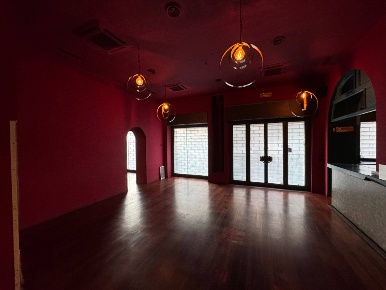 Foto Locale commerciale in Corso Di Porta Romana, Milano di 133 m²