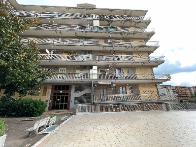 Foto Appartamento in via pironti, Avellino di 200 m² con 6 locali