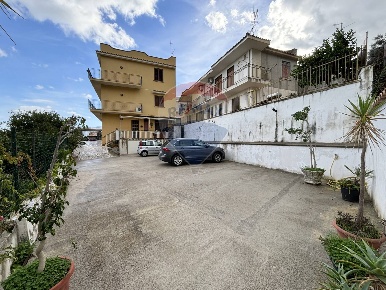 Foto Appartamento in via Dolomiti, Carini Centro di 124 m² con 2 locali