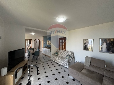 Foto Appartamento in via Dolomiti, Carini Centro di 124 m² con 2 locali