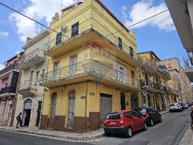 Foto Appartamento in Via Solferino, Ragusa Centro di 68 m² con 3 locali