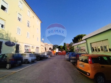 Foto Laboratorio in PIAZZA GIOVANNI XXIII, Osimo Centro di 30 m² in vendita