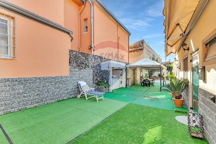 Foto Casa indipendente in via Monte Nero, Cinisello Balsamo di 120 m²