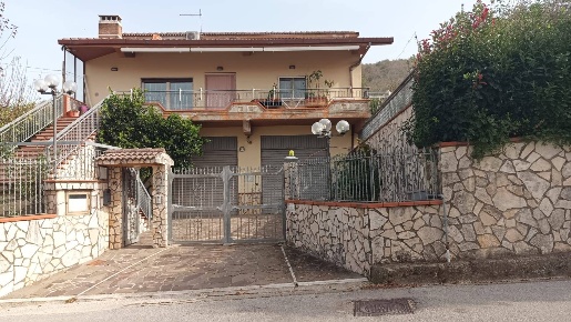 Foto Villa singola in via Aia, Contrada di 350 m² con 4 locali in vendita