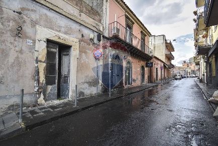 Foto Casa indipendente in Via Etnea, Gravina di Catania Centro di 64 m²