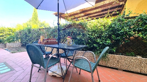 Foto Appartamento in Via Roma, Castellina Marittima di 40 m² con 2 locali