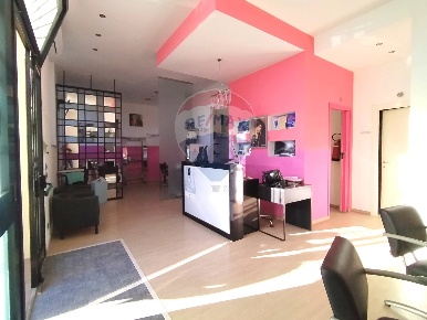 Foto Laboratorio in PIAZZA GIOVANNI XXIII, Osimo Centro di 60 m² in vendita