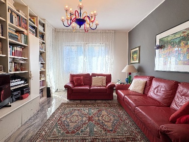 Foto Appartamento in Via Altobello, Venezia Mestre di 120 m² con 5 locali