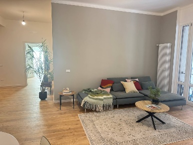 Foto Appartamento a Mantova Centro di 160 m² con 5 locali in vendita