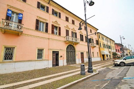 Foto Ufficio in Corso Vittorio Emanuele, Villafranca di Verona di 500 m²