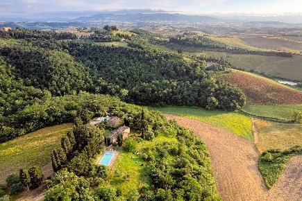 Foto Rustico a Volterra Centro di 290 m² con 12 locali in vendita