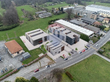 Foto Capannone industriale in VIA OLTRONA, Barasso di 562 m² in vendita