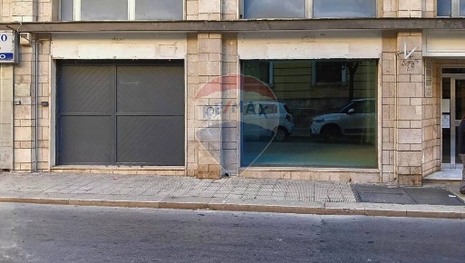 Foto Locale commerciale in Via Bari, Molfetta di 128 m² con 1 locali