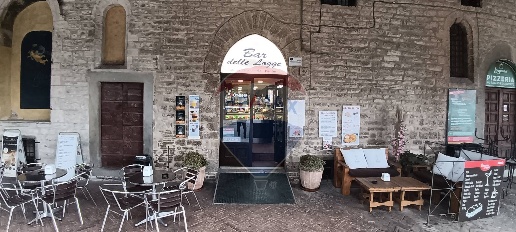 Foto Attività commerciale in Piazza Quaranta Martiri, Gubbio Centro
