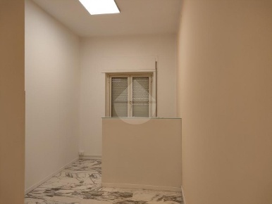 Foto Ufficio in VIA MOLINARI, Teramo di 55 m² con 3 locali in affitto