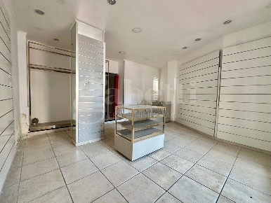 Foto Negozio in Mediterraneo, Marano di Napoli Centro di 45 m² con 1 locali