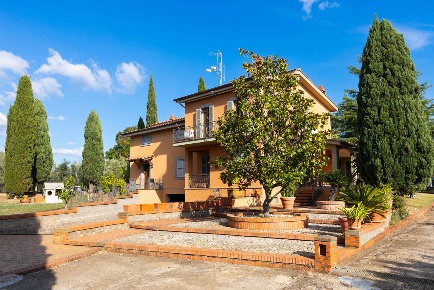 Foto Villa bifamiliare in Fontana Torta, Lanuvio di 400 m² in vendita