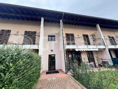 Foto Appartamento in Via Peschiera 3, Roncaro Centro di 150 m² con 3 locali