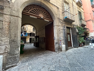 Foto Appartamento in San Paolo, Napoli Centro Storico di 180 m² in vendita
