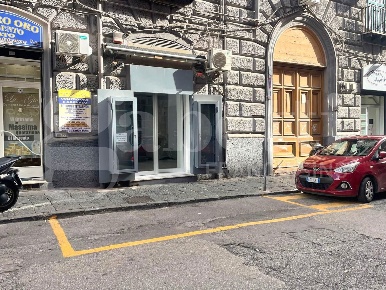 Foto Negozio in macedonio melloni, Napoli San Carlo All'Arena di 28 m²