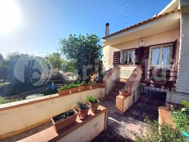 Foto Casa indipendente in Via Michelangelo Buonarroti 35, di 160 m²