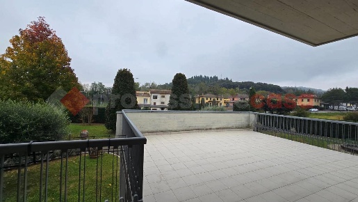 Foto Appartamento in Romana, Arezzo Agazzi di 230 m² con 8 locali