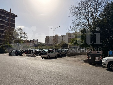 Foto Box in Via Eusebio Chini 28, Roma Navigatori di 18 m² in vendita