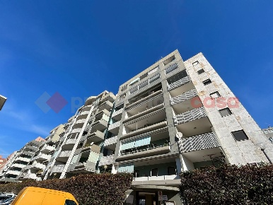 Foto Appartamento in G. Puccini, Bari San Girolamo di 127 m² con 3 locali