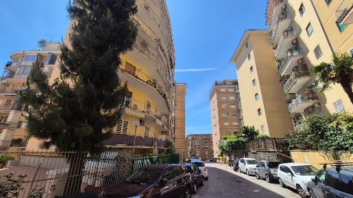 Foto Appartamento in via San Giacomo dei Capri, Napoli Arenella di 76 m²