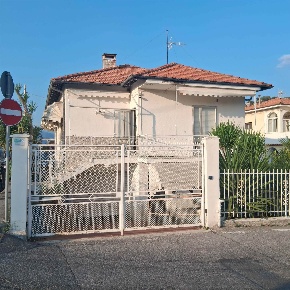 Foto Appartamento a Camporosso Centro di 130 m² con 5 locali in vendita