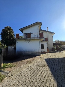 Foto Appartamento in via ponte all'aena, Altopascio di 106 m² con 5 locali