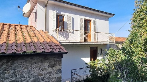 Foto Case semi ndipendenti a Casola in Lunigiana di 75 m² con 4 locali