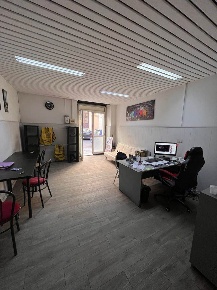 Foto Attività commerciale in Via Ruggero Settimo 39, Catania di 42 m²