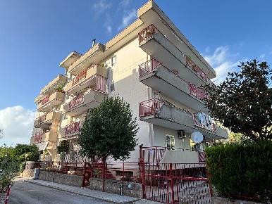 Foto Appartamento a Bellizzi Centro di 115 m² con 4 locali in vendita