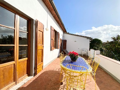 Foto Appartamento a Pistoia Piazza della Sala di 185 m² con 9 locali