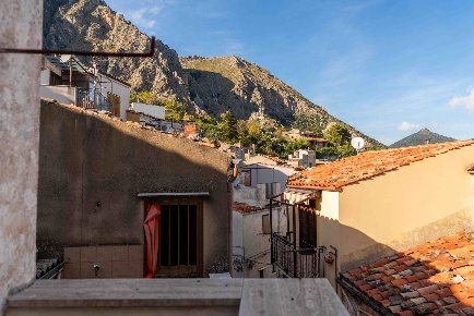 Foto Casa indipendente in via SS Annunziata  29, Isnello di 40 m²