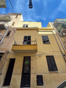 Foto Casa indipendente a Bagheria Centro di 125 m² con 6 locali in vendita