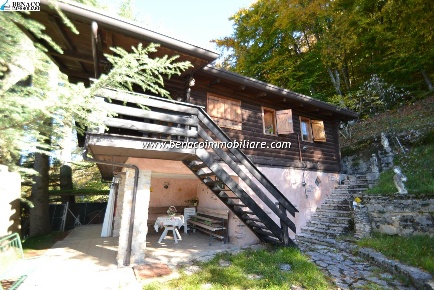 Foto Villa unifamiliare a San Zeno di Montagna Prada di 74 m² con 4 locali