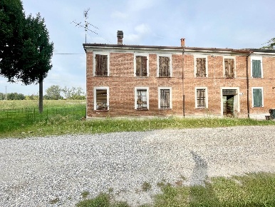 Foto Case semi ndipendenti a Roncoferraro di 314 m² con 4 locali in vendita