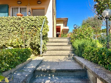 Foto Appartamento a Collesalvetti Centro di 133 m² con 4 locali in vendita