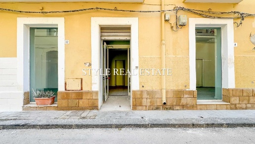 Foto Ufficio in Via Antioco 8/10/12, Siracusa di 74 m² in vendita
