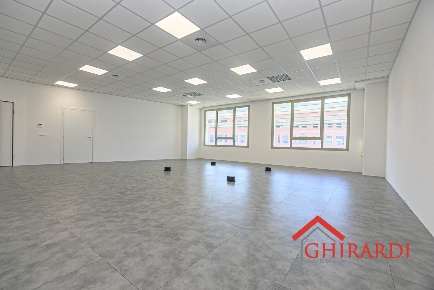 Foto Ufficio in Via Enrico Albareto 21, Genova Sestri Ponente di 105 m²
