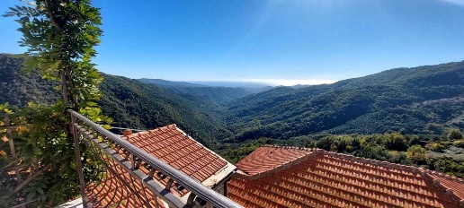 Foto Appartamento in Via Carpasio, Prelà di 100 m² con 4 locali in vendita