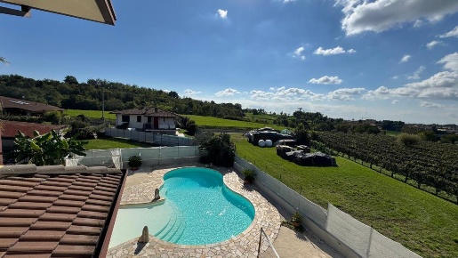 Foto Villa bifamiliare in Via Morsone, Muscoline di 440 m² con 7 locali