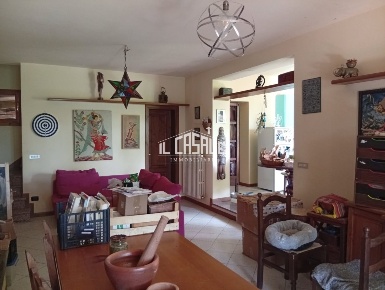 Foto Villa a schiera a Londa di 120 m² con 6 locali in vendita